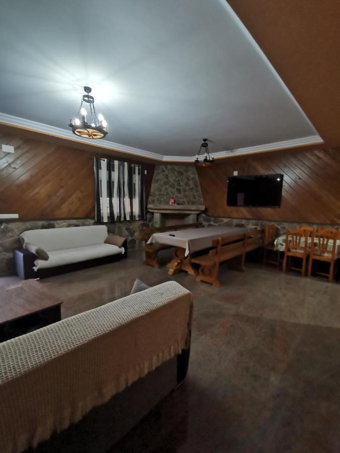 Villa El Cauce Navaluenga Esterno foto