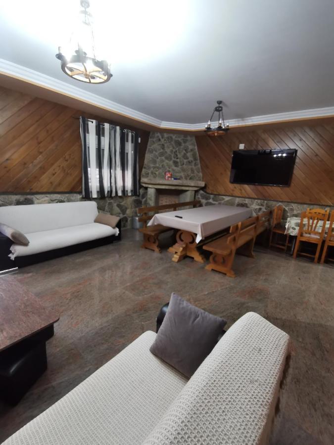 Villa El Cauce Navaluenga Esterno foto